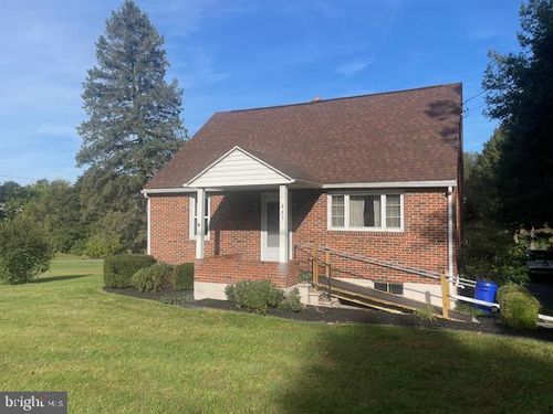 463 White Oak Ln, LEESPORT, PA, 19533-9142 | Card Image