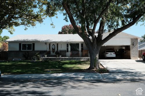 833 Wolf Hollow Dr, Spanish Fork, UT, 84660-2815 | Card Image