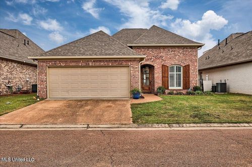 38 Savannah Cir, Brandon, MS, 39047-7269 | Card Image