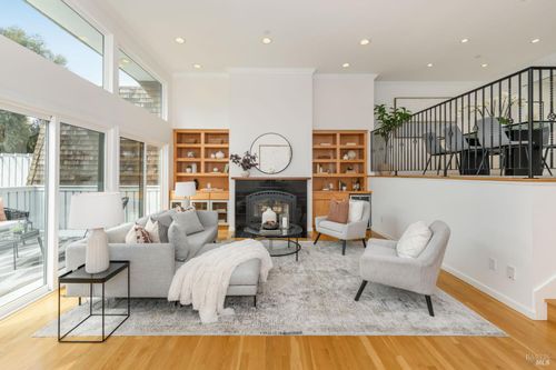 125 Knollwood Dr, San Rafael, CA, 94901-1518 | Card Image