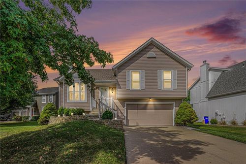 16316 Hunter St, Olathe, KS, 66062-2782 | Card Image