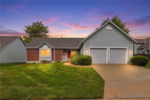 15724 Travis St, Overland Park, KS, 66223-3589 | Card Image