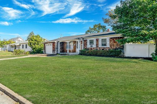 55 Clifton Pl, Port Jefferson Station, NY, 11776-1139 | Card Image