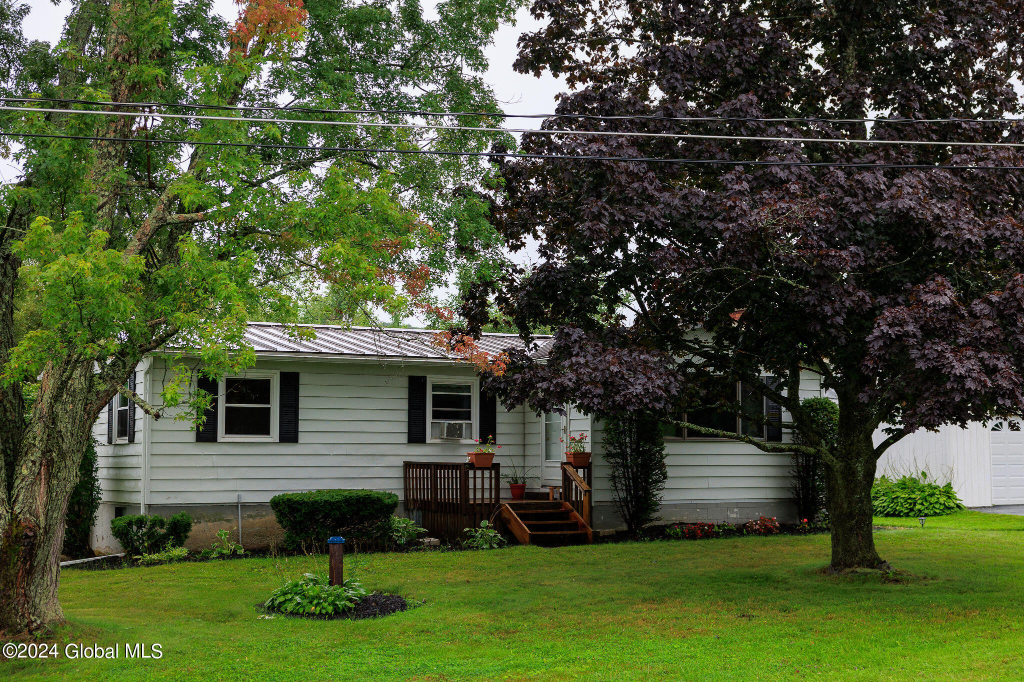 Middle Rd, Altamont, NY 12009