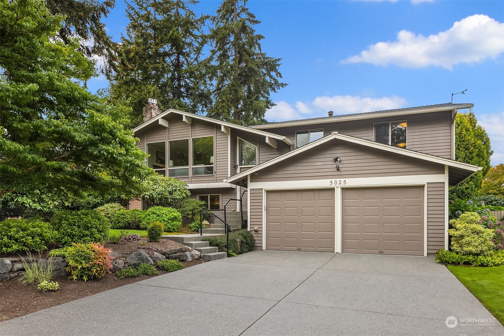 123rd Ave, Bellevue, WA 98006