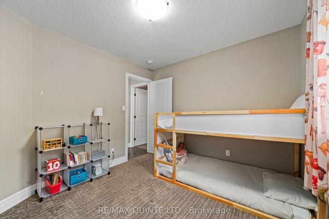 8 Mcintosh Cres, House other with 5 bedrooms, 2 bathrooms and 2 parking in Trenton ON | Image 19