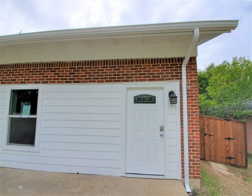 100-2115 Glenwood Ln, Denton, TX, 76209-2123 | Card Image