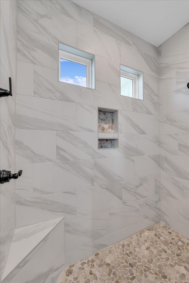 Primary Shower | Image 18