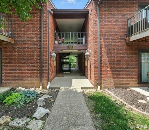 apt-4-5569 Baronridge Dr, Saint Louis, MO, 63129-3037 | Card Image