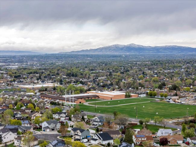Birds eye view of property featuring a residential view and a mountain view | Image 43