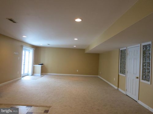 8400 Hessian Hill Ct, BRISTOW, VA, 20136-1166 | Card Image