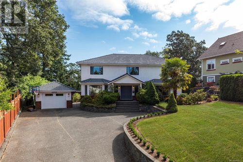 4295 Oakfield Cres, Victoria, BC, V8X4W4 | Card Image