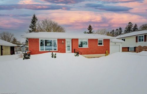 185 Miller St, Mount Forest, ON, N0G2L3 | Card Image