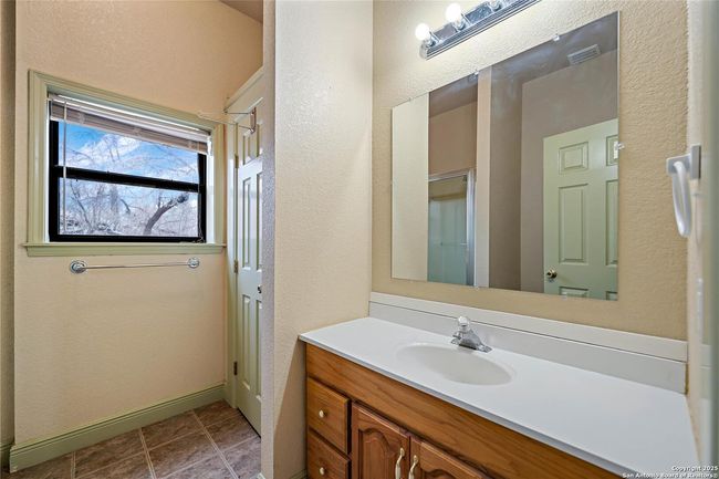 6170 County Road 332, Home with 4 bedrooms, 4 bathrooms and null parking in Jourdanton TX | Image 23