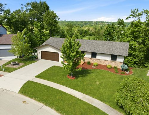 1504 Whitters Way Nw, Cedar Rapids, IA, 52405-1543 | Card Image