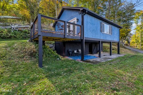 150 Log Cabin Ln, Roan Mountain, TN, 37687-3501 | Card Image