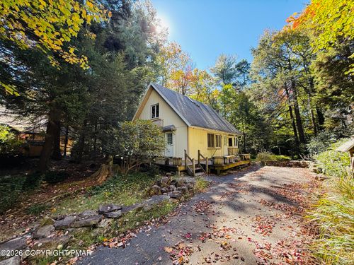 2110 Kinglet Ln, Tobyhanna, PA, 18466-7851 | Card Image