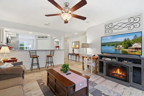 6-4-200 Meadow Ridge Ln, Branson, MO, 65616-4070 | Card Image