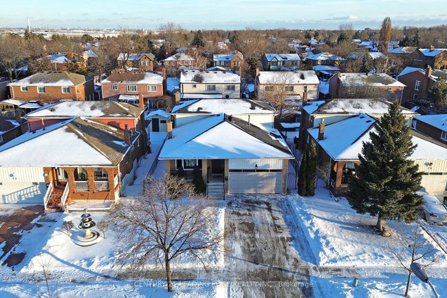 17 Jardine St, House other with 6 bedrooms, 4 bathrooms and 2 parking in Brampton ON | Image 4