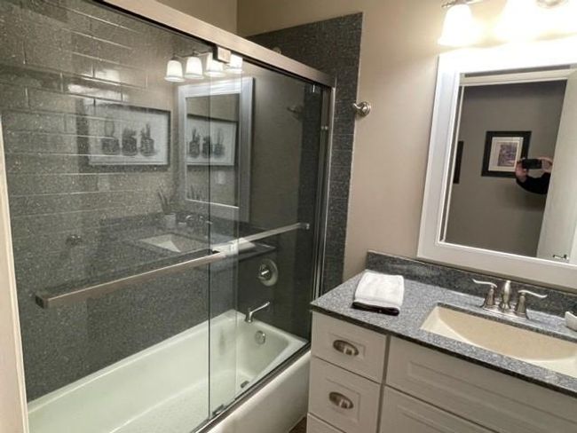 home's second bathroom, a full bath. | Image 22