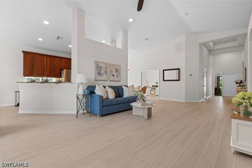 96 Glen Eagle Cir, NAPLES, FL, 34104-5711 | Card Image