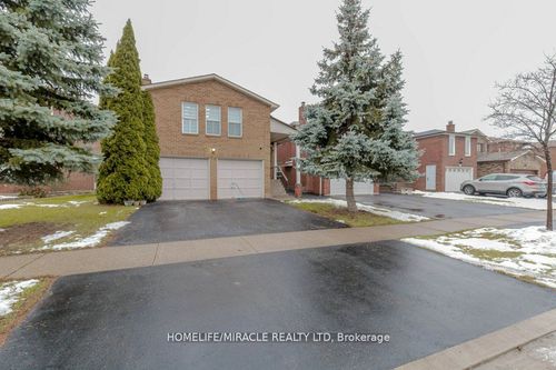 66 Ebby Ave, Brampton, ON, L6Z3T5 | Card Image