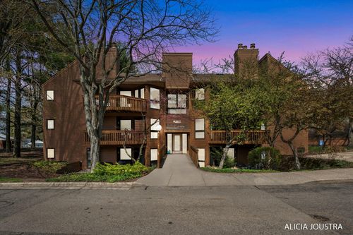 1296 Hillburn Ave Nw, Grand Rapids, MI, 49504-2481 | Card Image