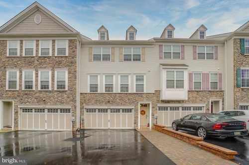 28130 Hickory Ln, LANGHORNE, PA, 19047-4704 | Card Image