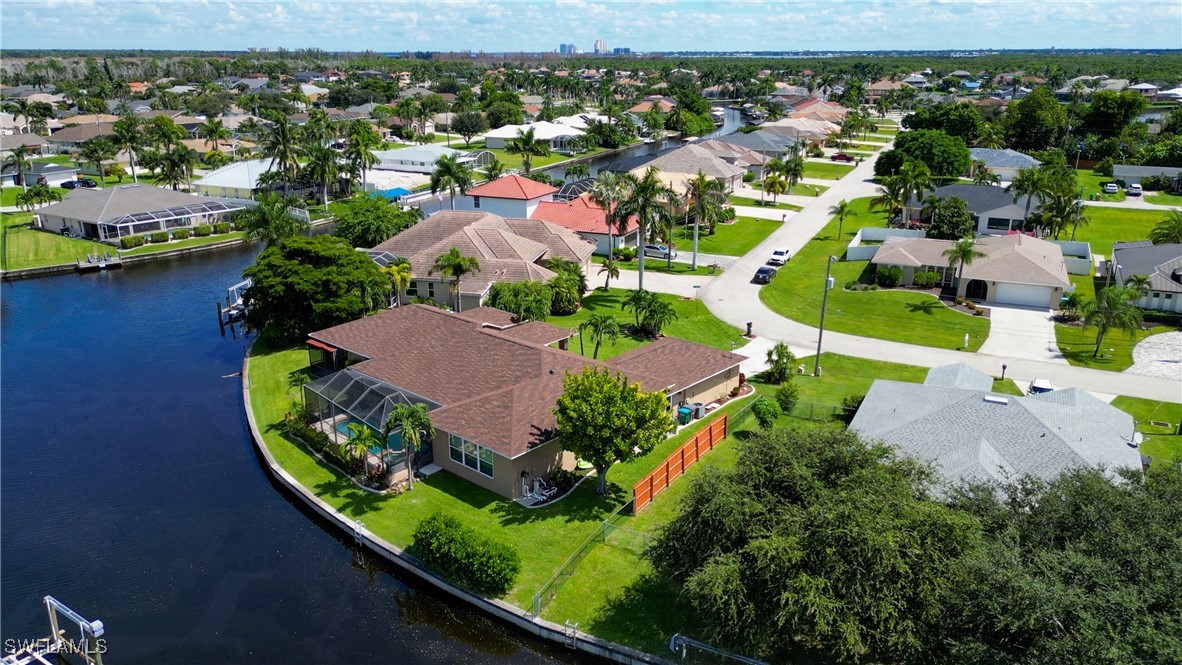 2118 Se 18th Avenue, For Sale in Cape Coral Zoocasa