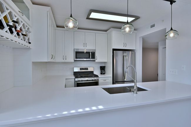 UNIT-201 - 210 N Addison Ave, Condo with 2 bedrooms, 2 bathrooms and 2 parking in Elmhurst IL | Image 17