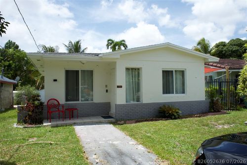 11150 Peachtree Dr, Miami, FL, 33161-6850 | Card Image