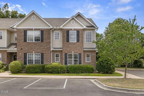 352 E Willhaven Dr, Fuquay Varina, NC, 27526-5008 | Card Image
