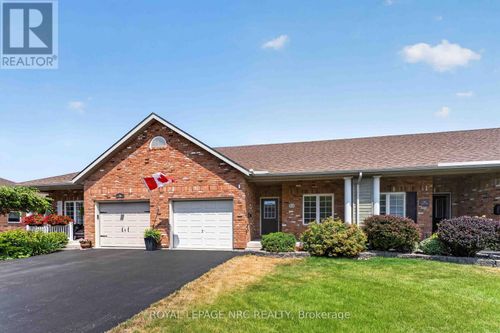 82 Maple St, Port Colborne, ON, L3K6G7 | Card Image