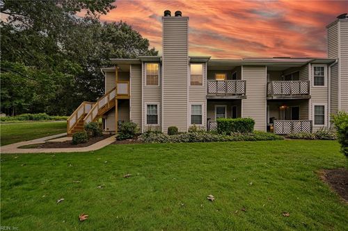 4242 Thalia Station Cir, Virginia Beach, VA, 23452-1757 | Card Image
