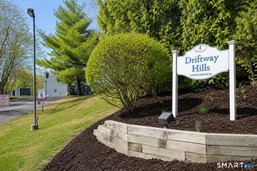 b3-8 Driftway Rd, Danbury, CT, 06811-5102 | Card Image