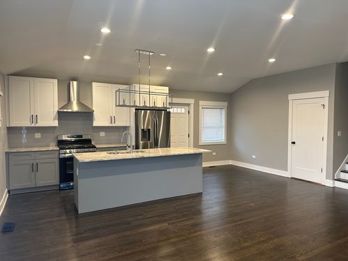 3830 W Touhy Ave, Lincolnwood, IL, 60712-1026 | Card Image