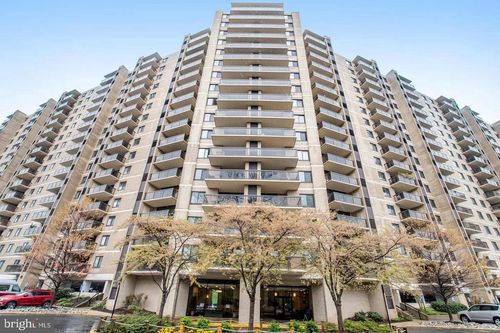 apt-920-307 Yoakum Pkwy, ALEXANDRIA, VA, 22304-4025 | Card Image