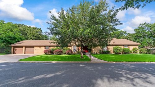 120 Hickory St, Huntsville, TX, 77320-3028 | Card Image