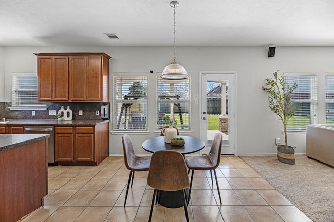 Bright kitchen. | Image 14