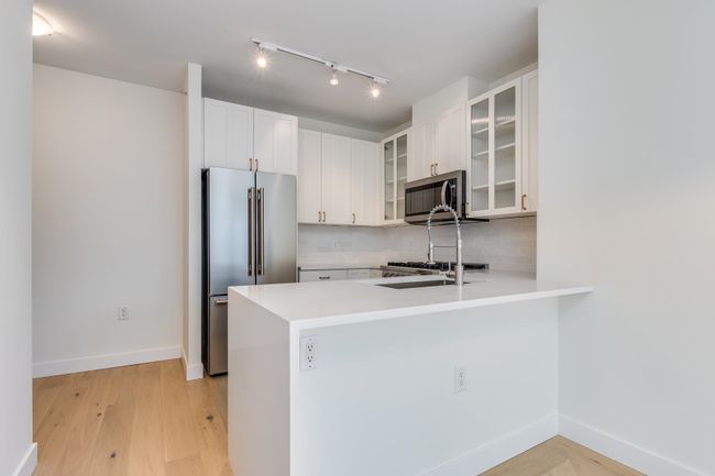 708 - 170 W 1 St Street, Condo with 2 bedrooms, 2 bathrooms and 1 parking in North Vancouver BC | Image 5