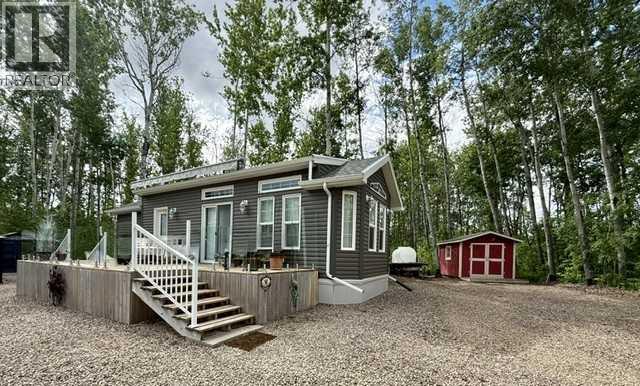 Residential in Lac Des Iles