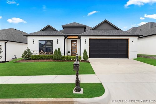 922 W 86th St, Tulsa, OK, 74132-3543 | Card Image