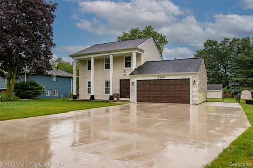 9144 Glasgow Dr, White Lake, MI, 48386-3320 | Card Image