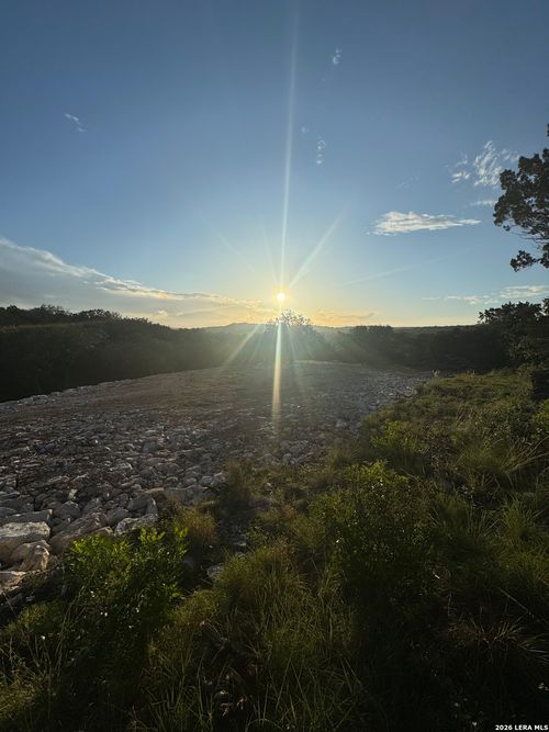 322 W County Road 2481, Hondo, TX, 78861-6573 | Card Image