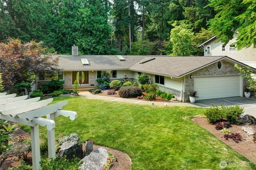 12909 Ne 28th St, Bellevue, WA, 98005-1705 | Card Image