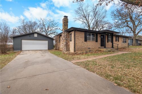 215 S Virginia Ave, Gentry, AR, 72734-8201 | Card Image