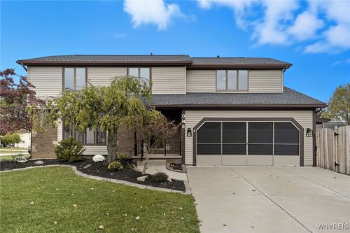 1 Crownland Cir, West Seneca, NY, 14224-4601 | Card Image