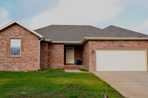 3741 W Freeman St, Bolivar, MO, 65613-1400 | Card Image