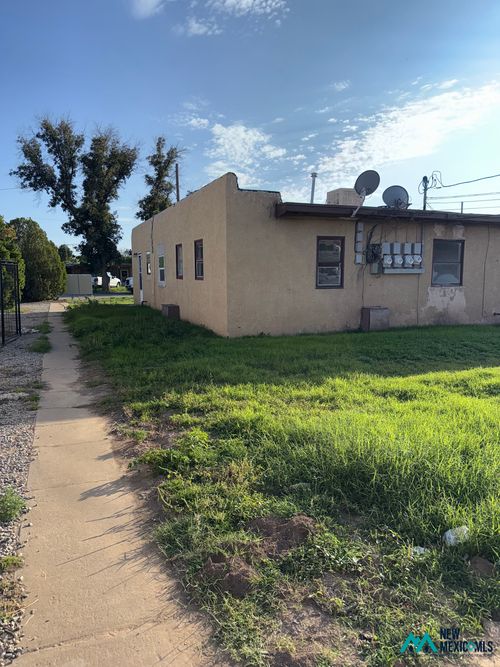 w-1506 W Yucca Ave, Artesia, NM, 88210-1184 | Card Image