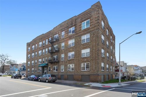 133 Maple Ave, East Orange, NJ, 07017-4317 | Card Image